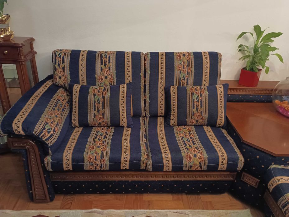 Sofá cama com arrumação