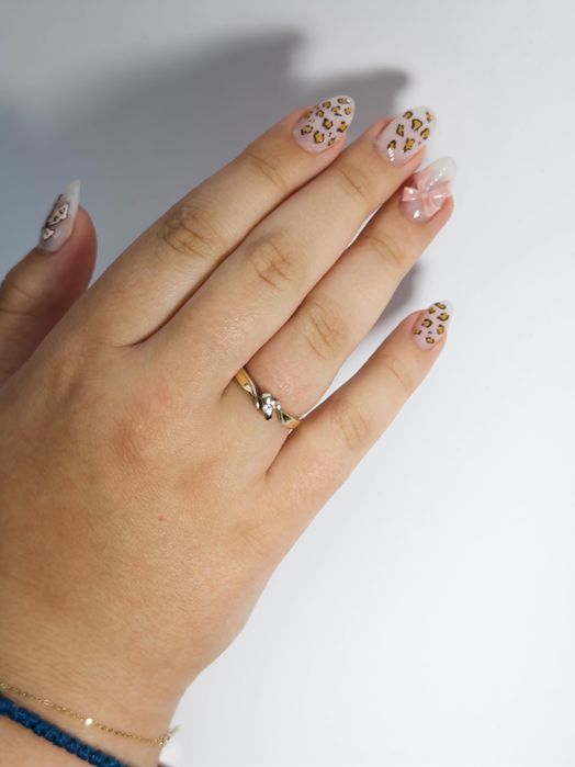 APART Złoty pierścionek z brylantem