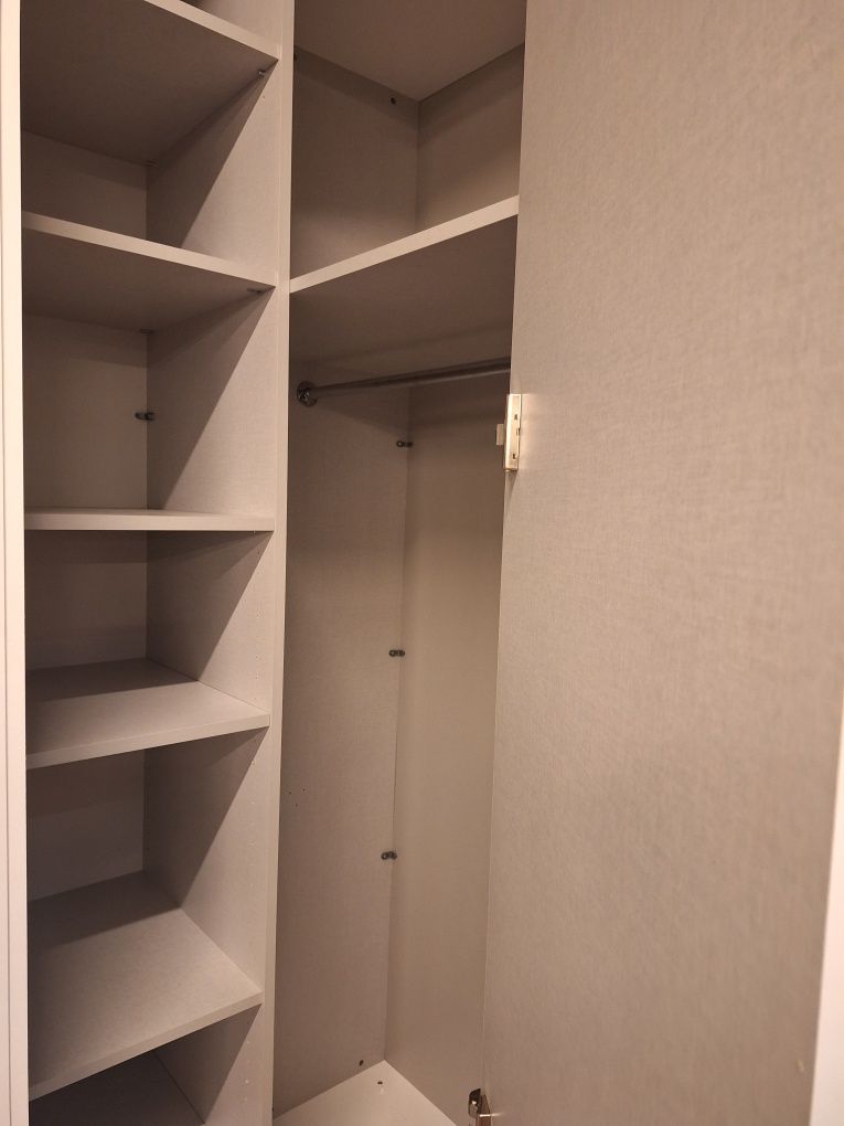 Na sprzedaz narożna bardzo pojemna szafa Flex 103x103 wysokość 240 cm