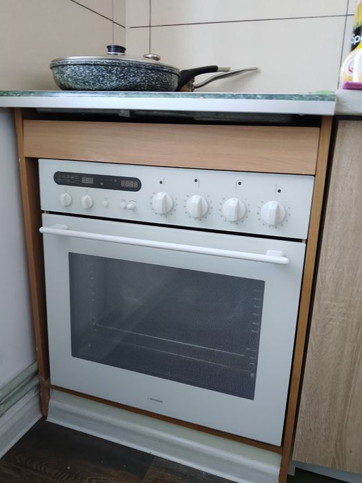 Продам електроплиту