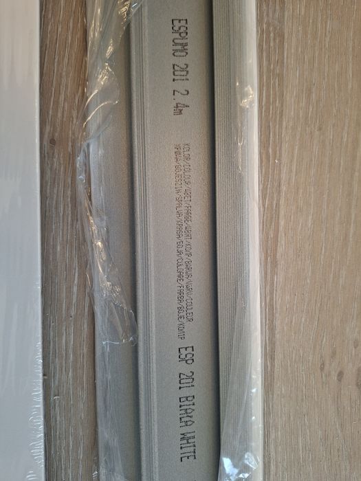 Listwy przypodłogowe Vox Espumo ESP 201 . Nowe 8 szt. 19,2 mb
