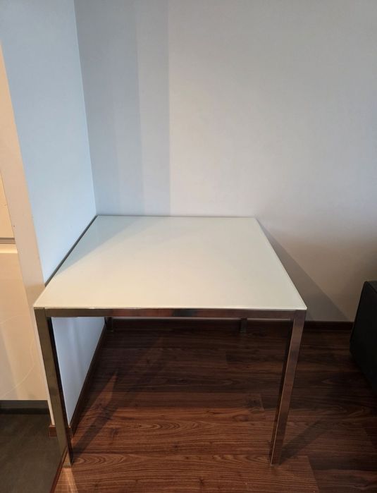 Stół Ikea Torsby 85x85 cm, ciężki, chromowany, biały szklany blat
