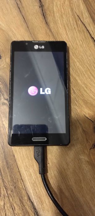 Telefon smartfon LG P710