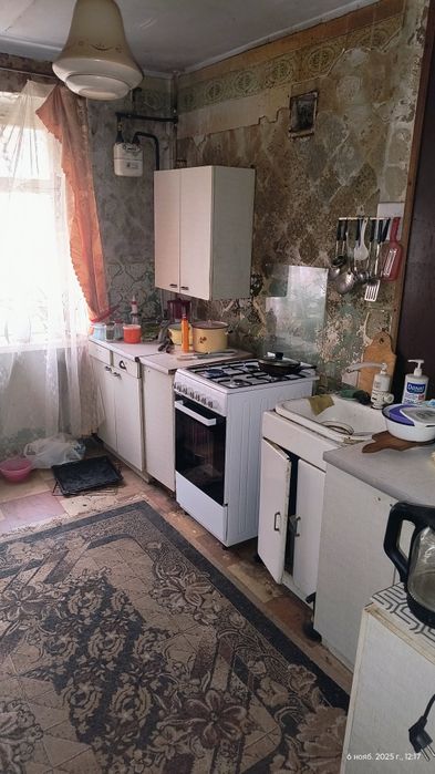 Продам 3-х. комнатную квартиру под ремонт..