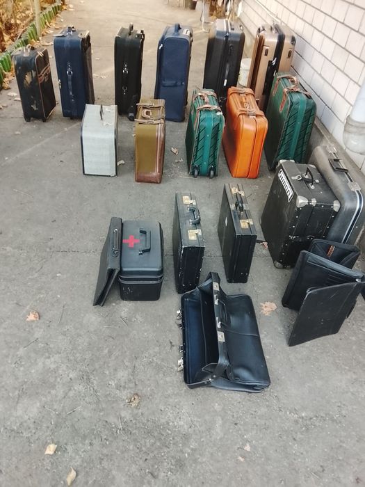 Чемоданы. Портфели. Дипломат. На выбор