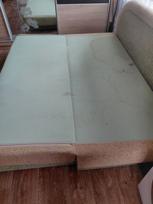 Розкладний диван.