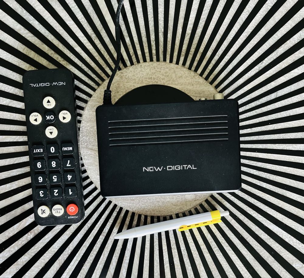 Dekoder, tuner telewizji DVB T2 jak nowy