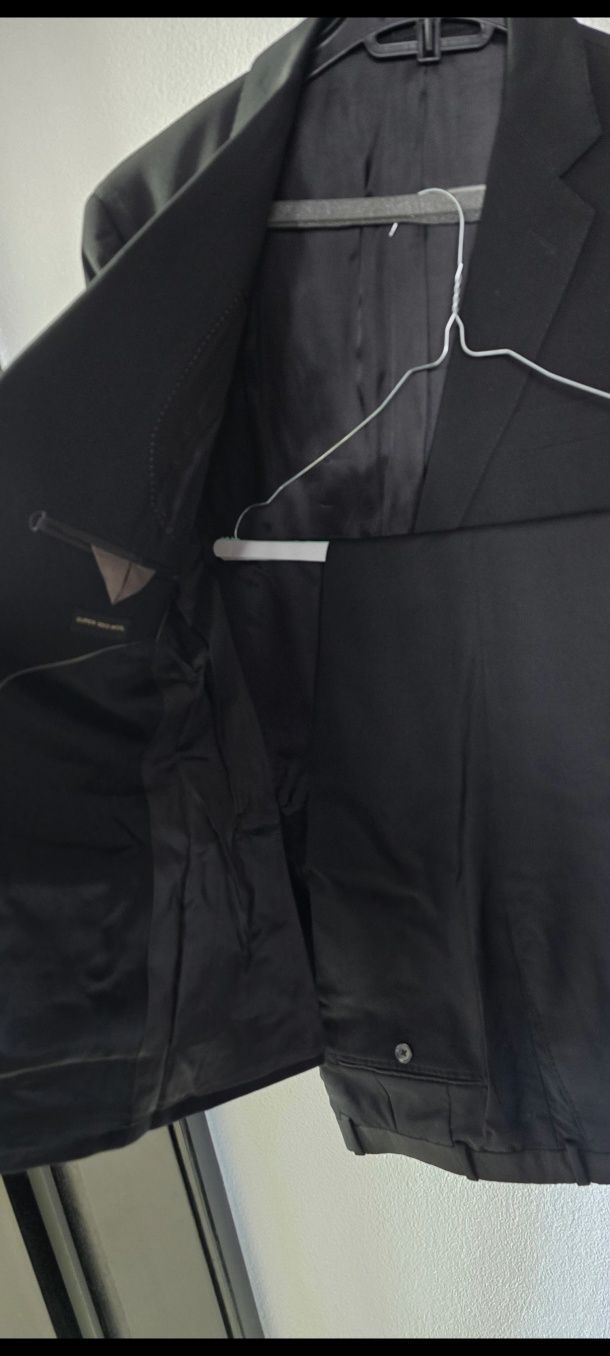 Fato preto Massimo Dutti