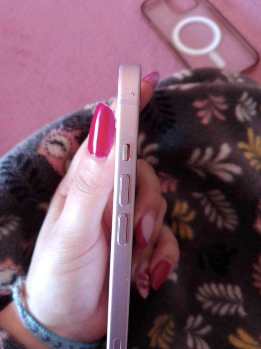 iPhone 15 em muito bom estado