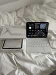 Ipad 10 gen WI-FI + Cellular z Magic Keyboard Folio