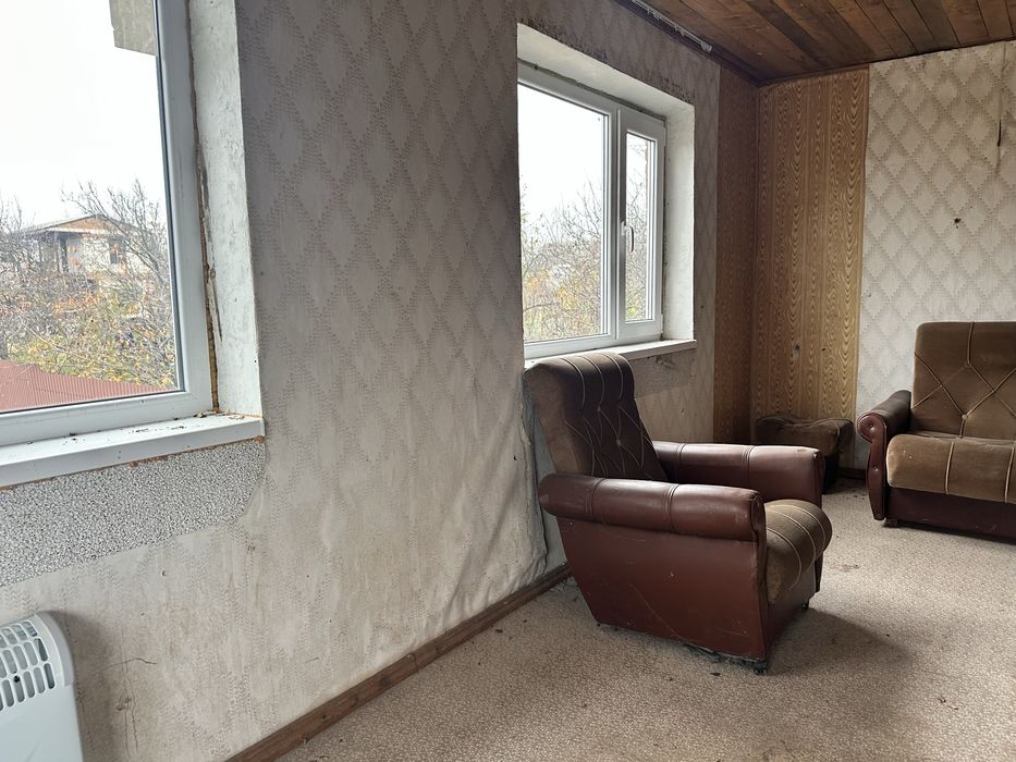 будинок біля міста