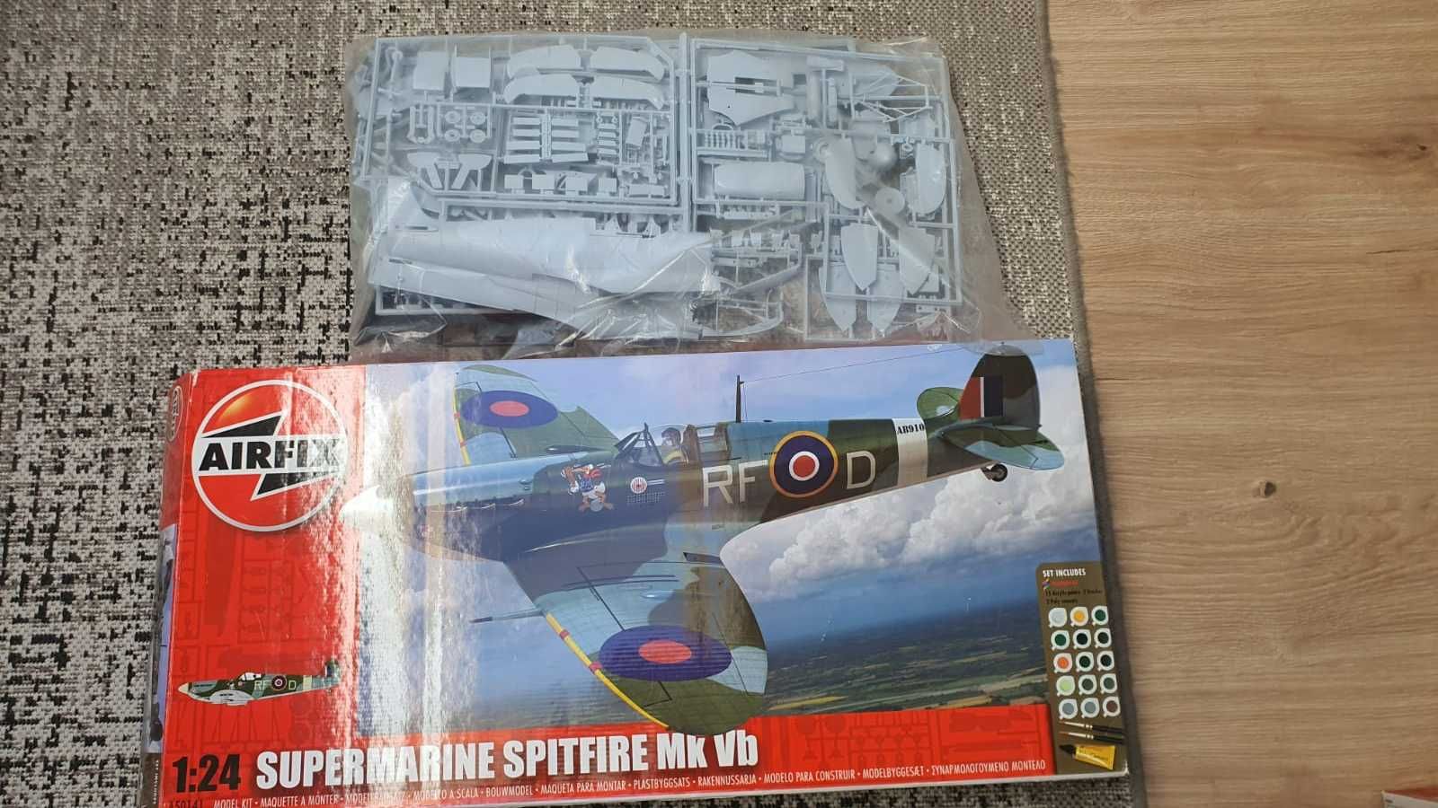 Supermarine Spitfire Mk.Vb (z farbami) 1:24 Jan Zumbach Dywizj. 303