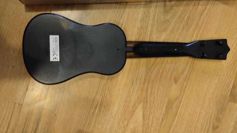 Ukulele kolor jasny. Nowe