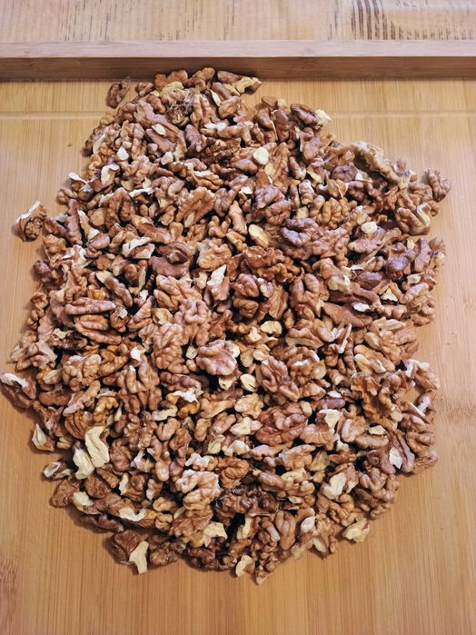 orzechy włoskie łuskane 2025r