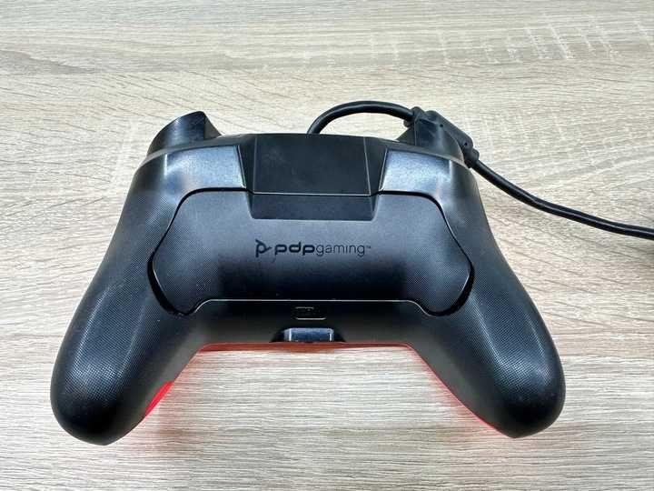 Pad PDP Faceoff Deluxe do Nintendo Switch Przewodowy czerwony
