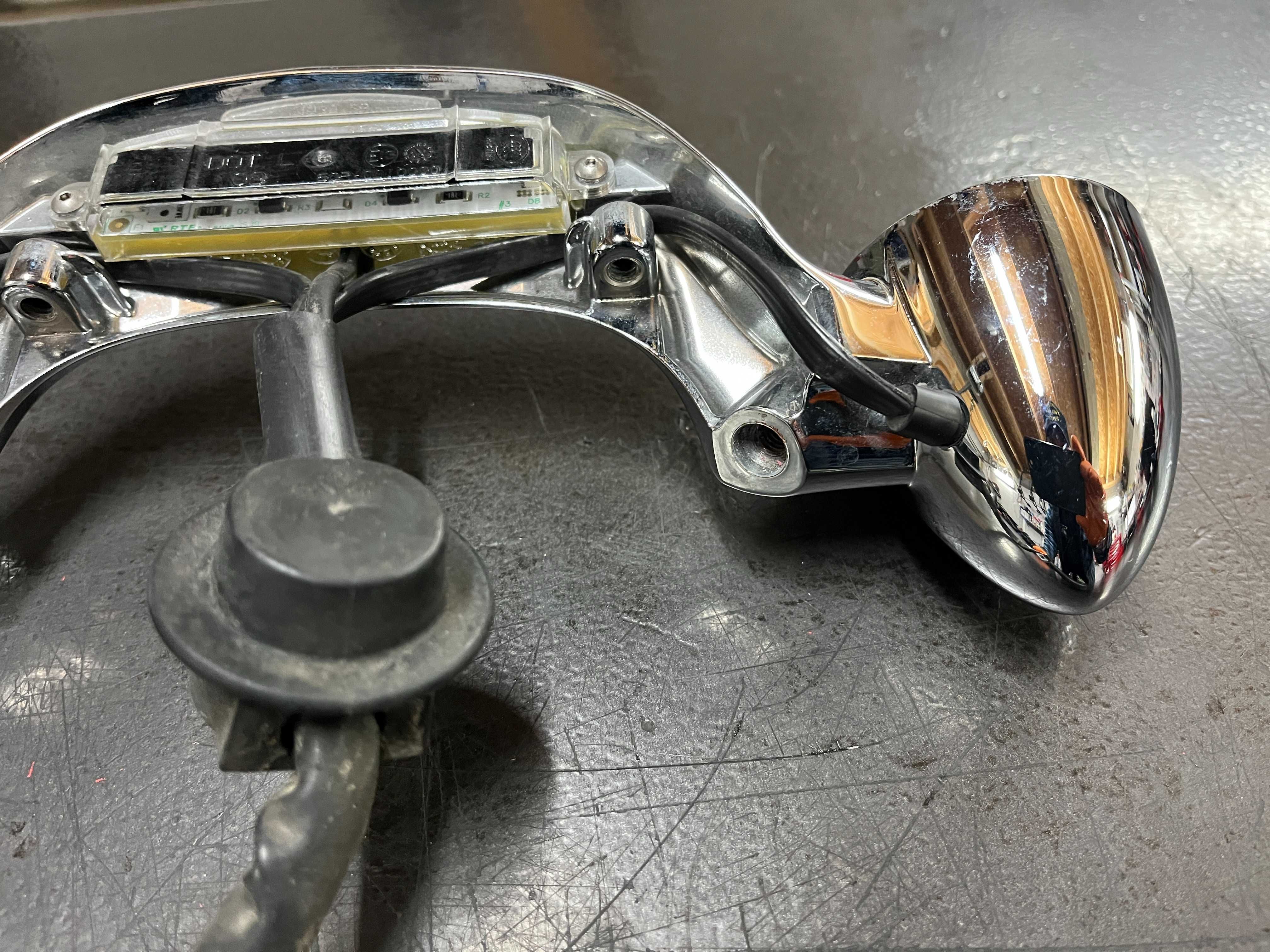 Harley-Davidson Touring Electra Street Road Glide lampa kierunki tył