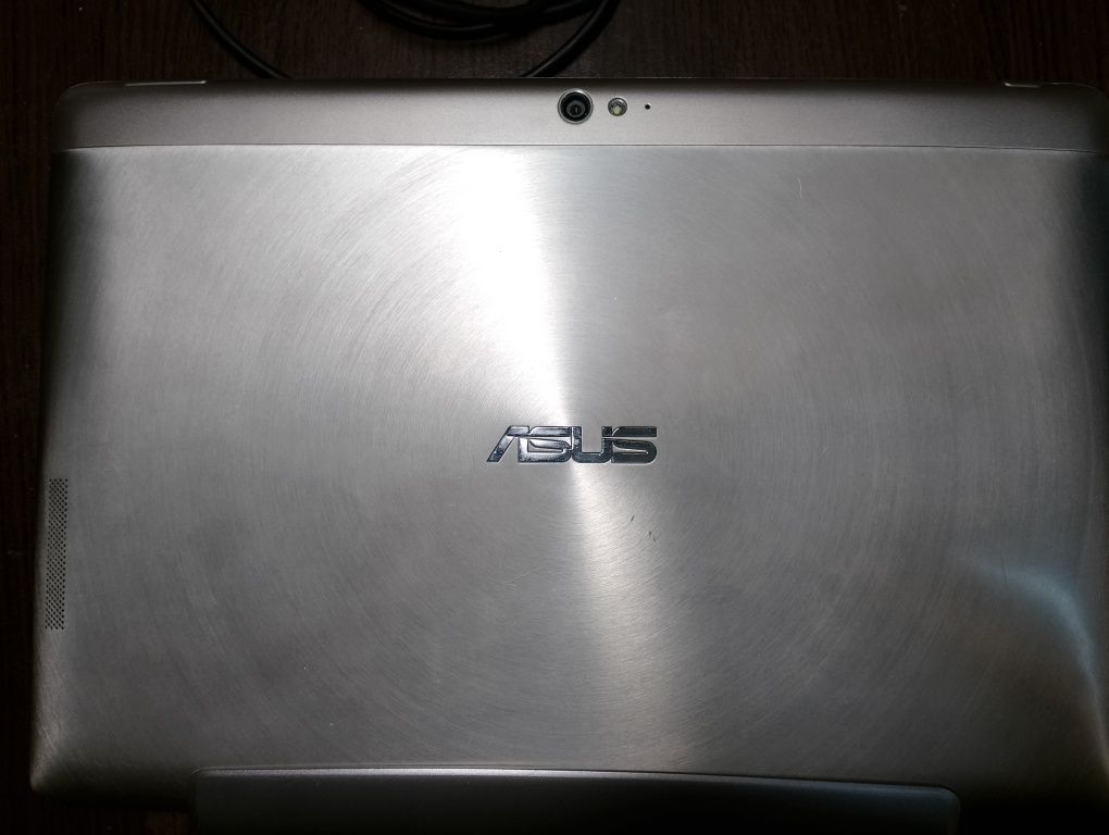 Продам Трансформер планшет ASUS Eee Pad TF700/TF 201
Диагональ экрана