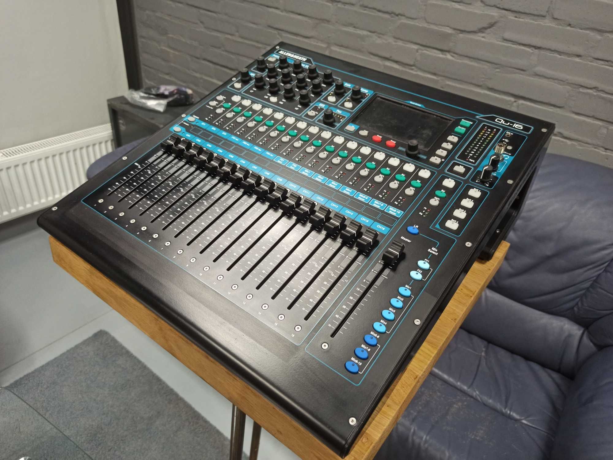 Цифровой Микшерный Пульт Allen & Heath QU-16
