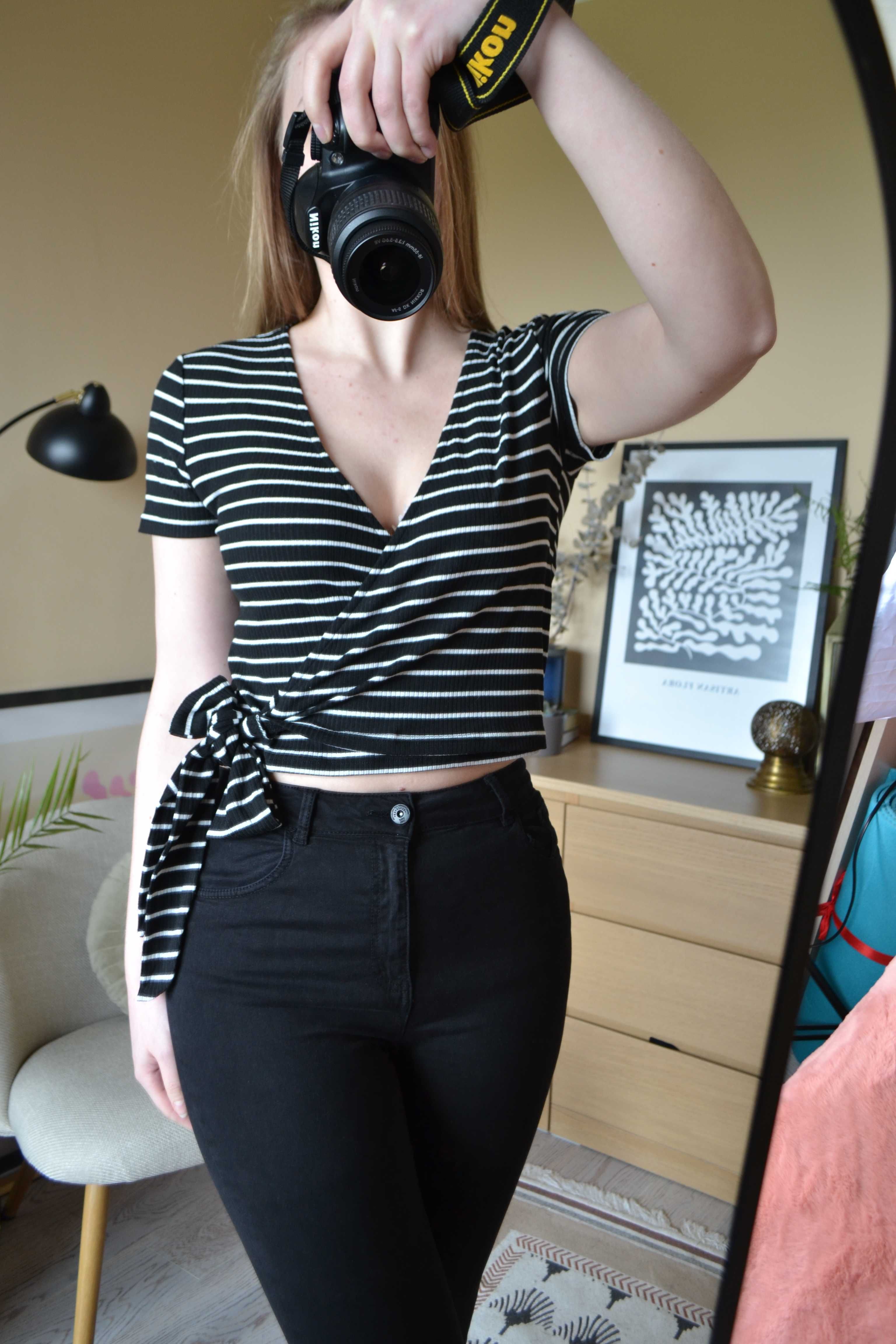 Bluzka koszulka top wiązana czarno biała w paski Sinsay M crop top