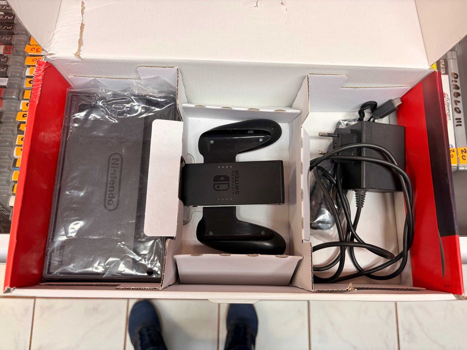Konsola Nintendo Switch V2 / Gwarancja / Sklep Bytom