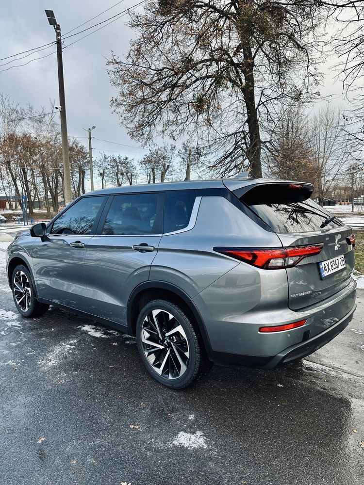 mitsubishi outlander 4 2022/2023