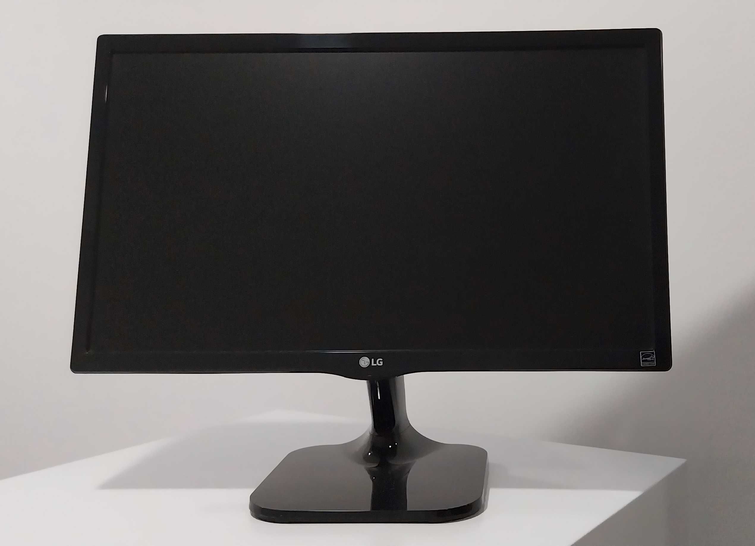 Monitor LG 22'' LED Full HD