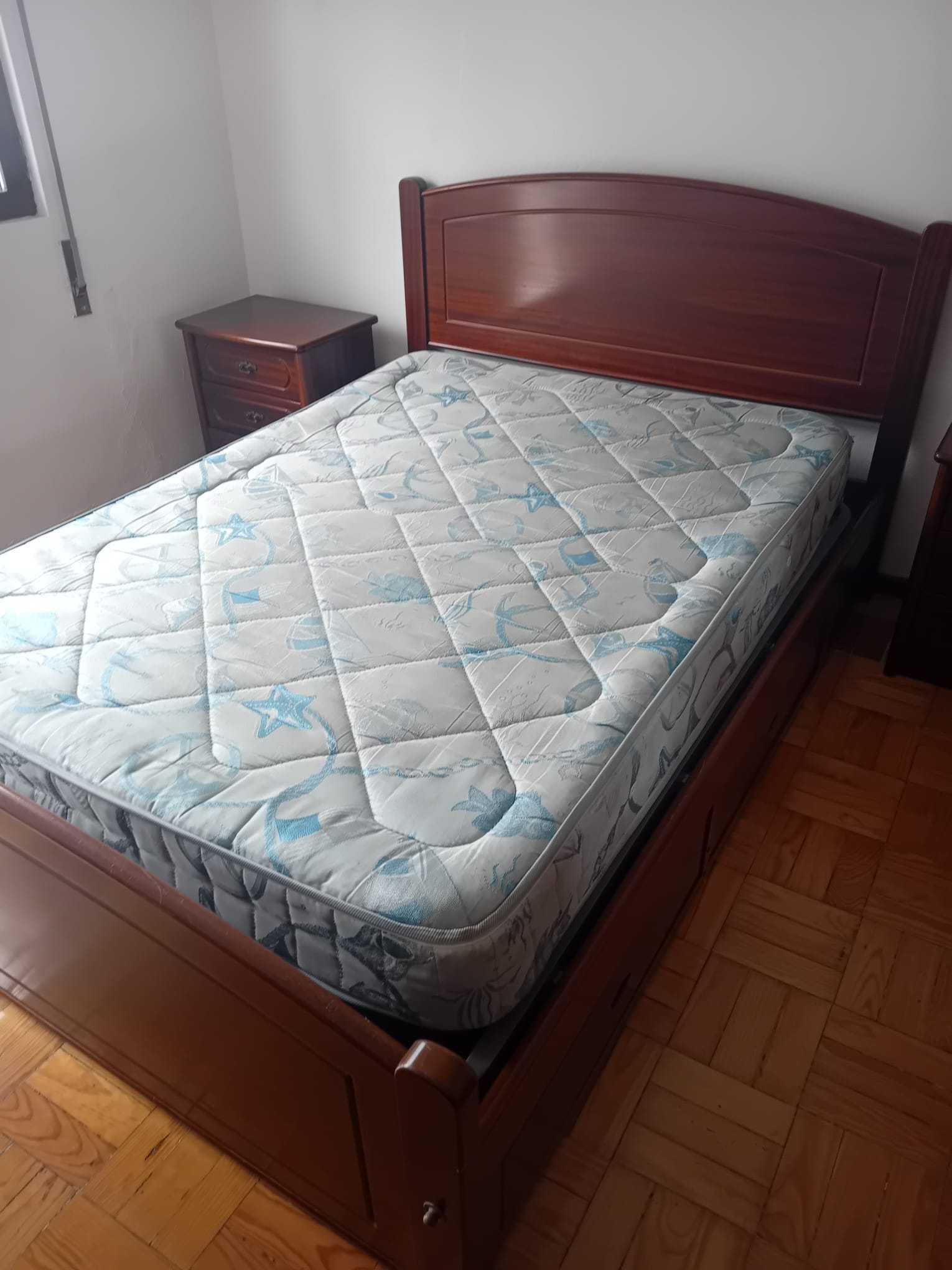 Vendo Móveis Diversos - Zona de Lamego, Viseu