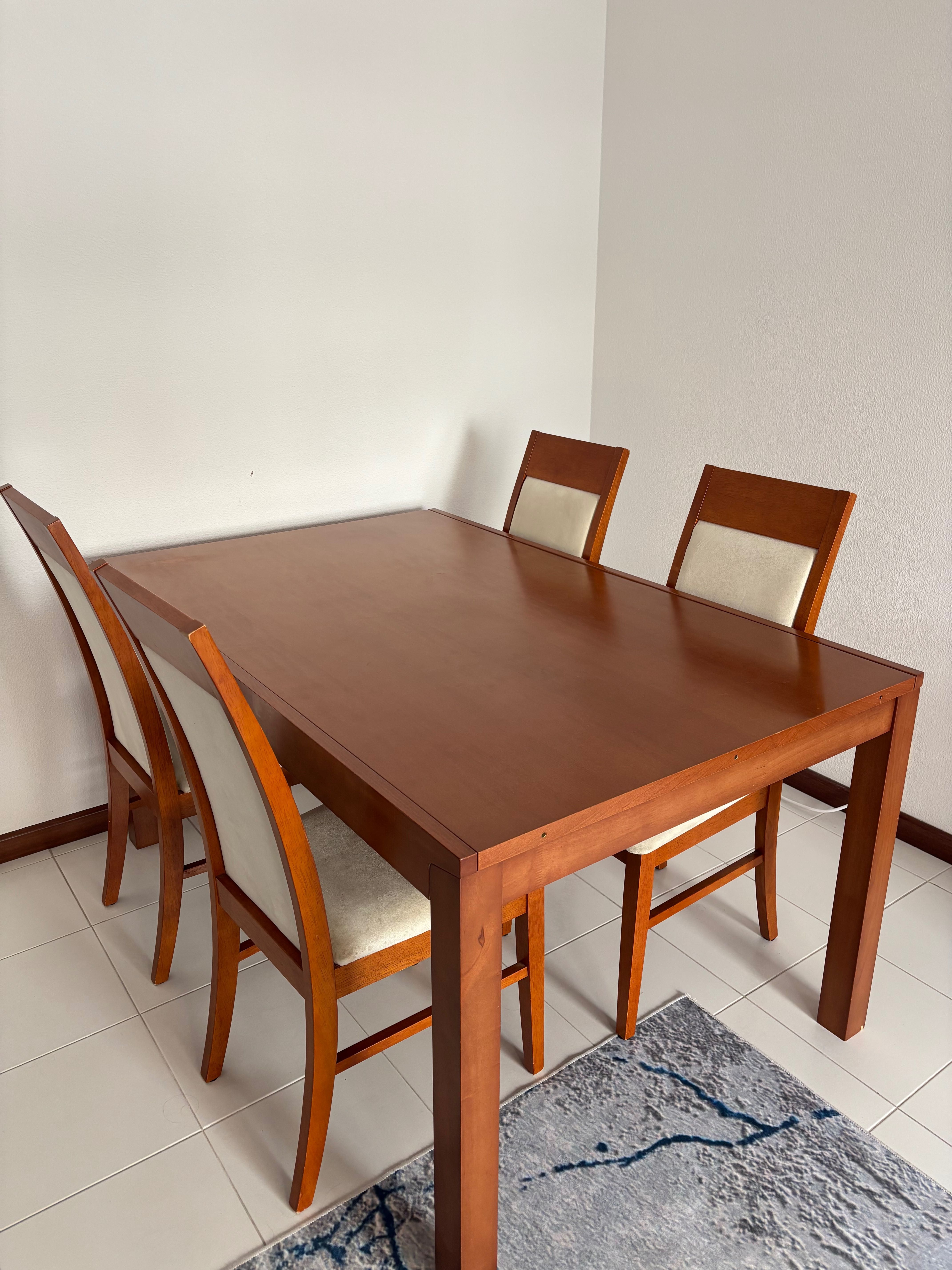 Mesa sala jantar com 4 cadeiras