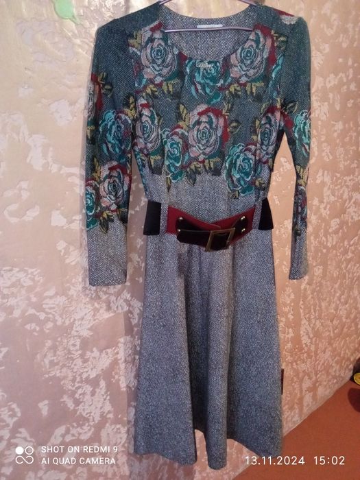 Довга сукня на застібці