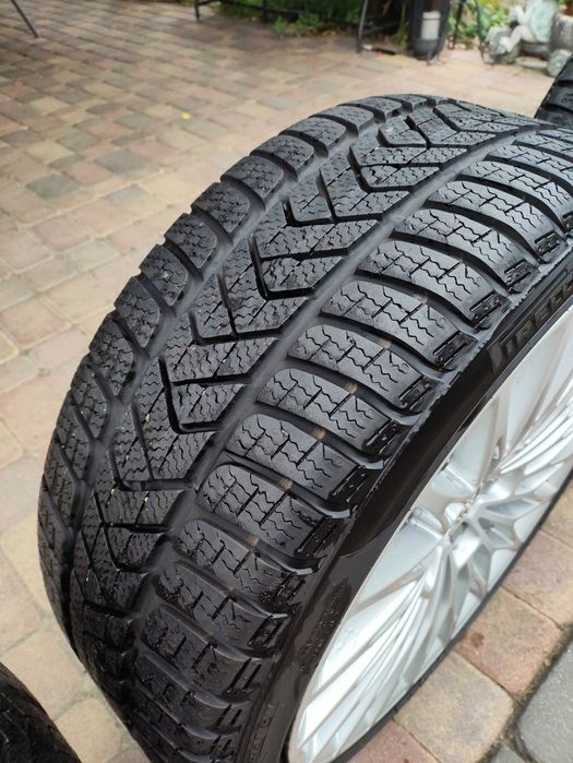 Felgi aluminiowe Alu AUDI A3 S3 S LINE 18 Zima 225/40/18 Pirelli