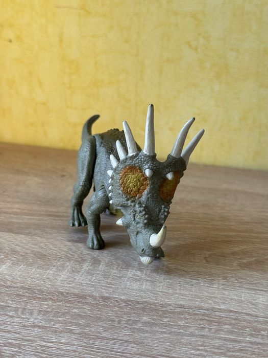 Продам Дирозавра Парк Юрского периода