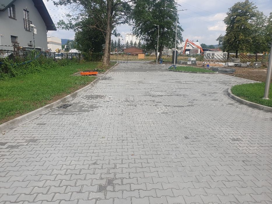 Maszynowe układanie kostki, przemysłowe układanie