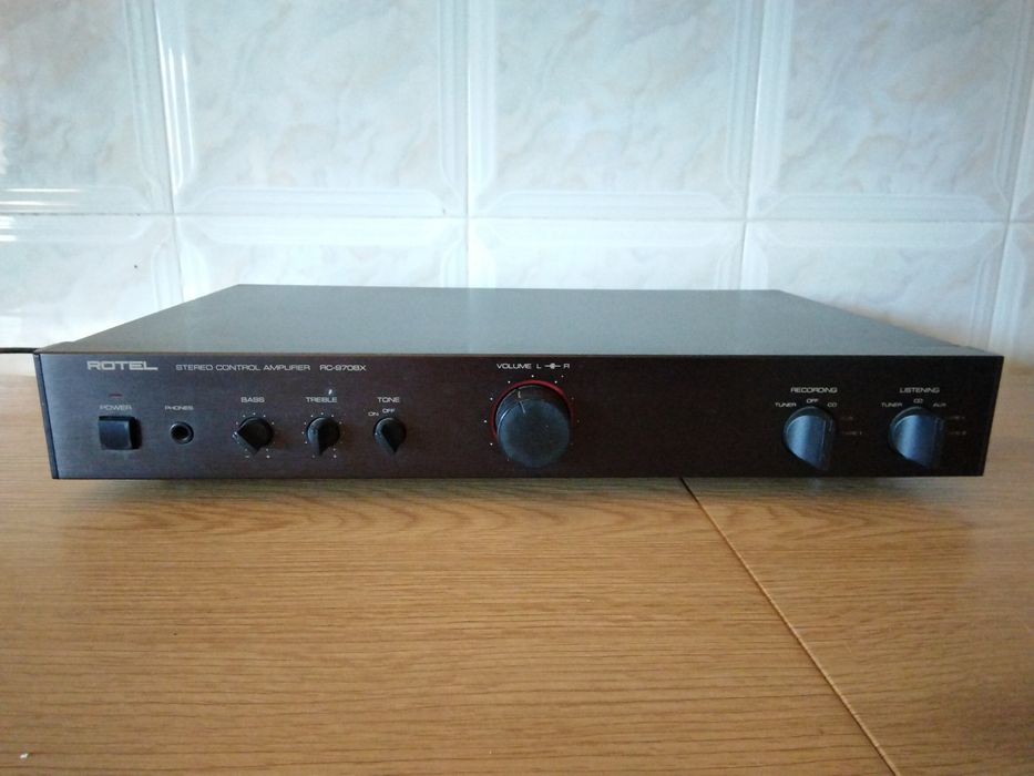 Pré amplificador stereo Rotel RC- 970 BX