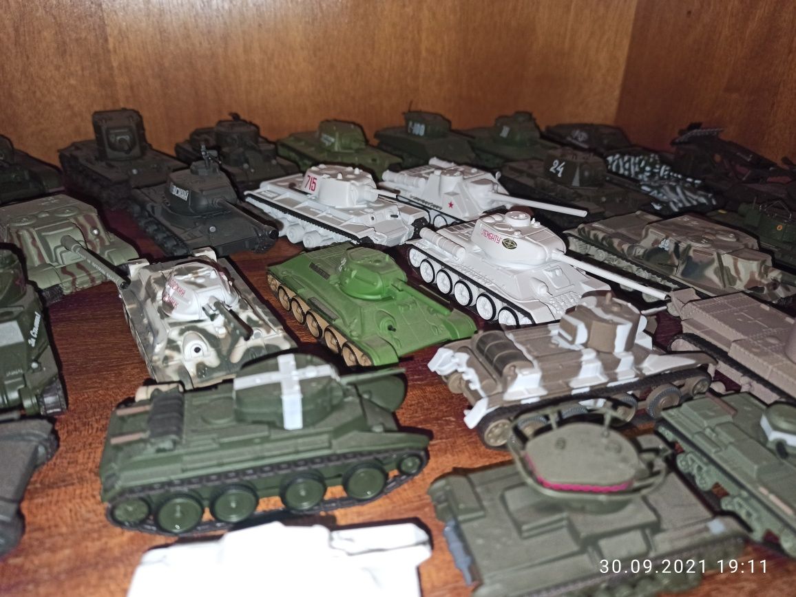 Продам коллекцию моделей военной техники