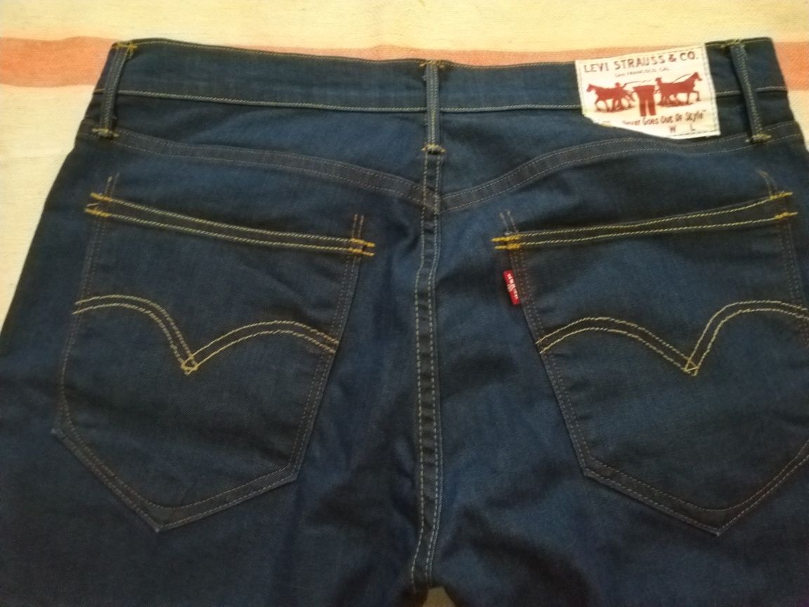 Джинсы Levi's w 32 l 32