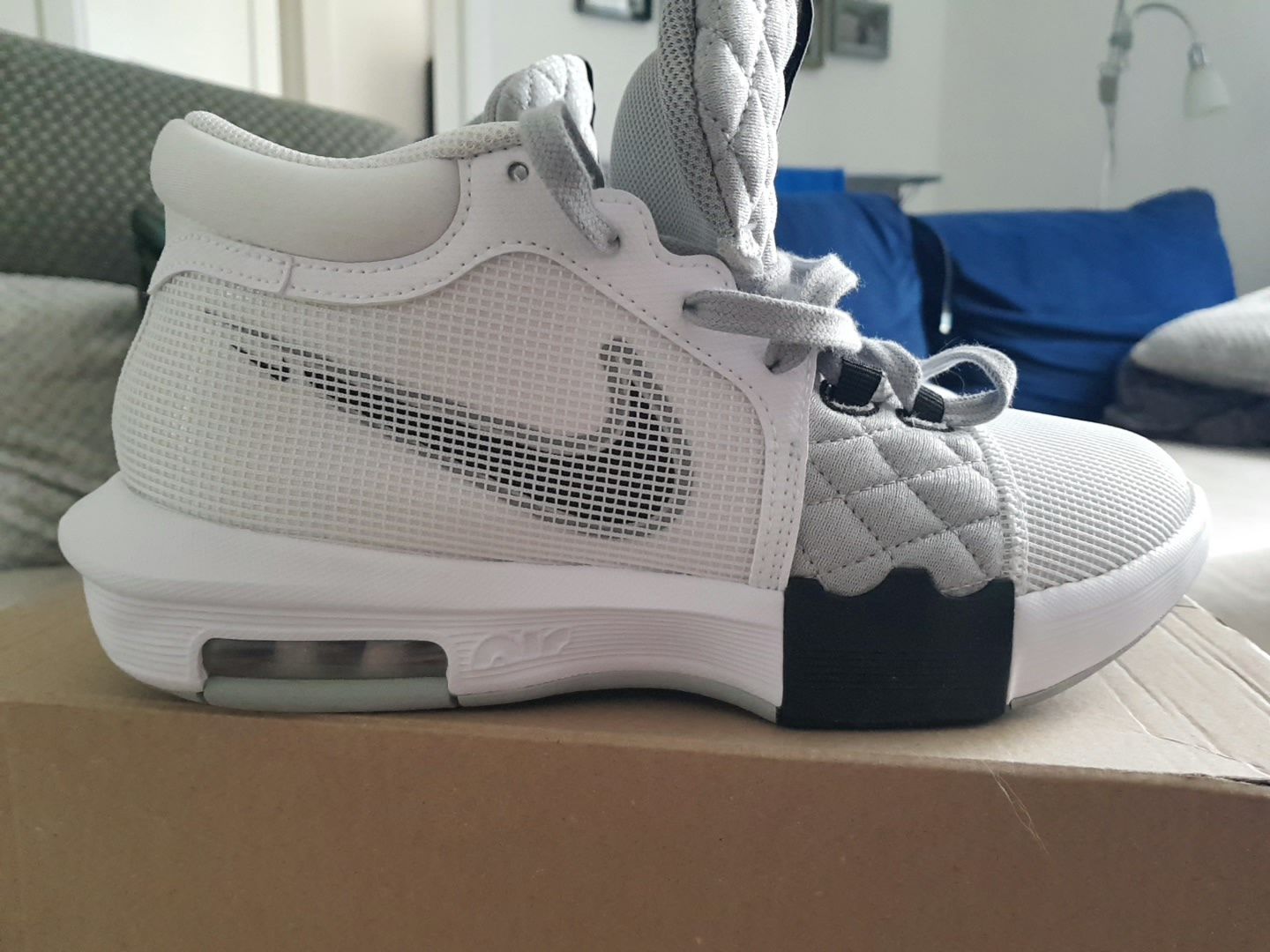 Buty LeBron Witness VIII  roz.41