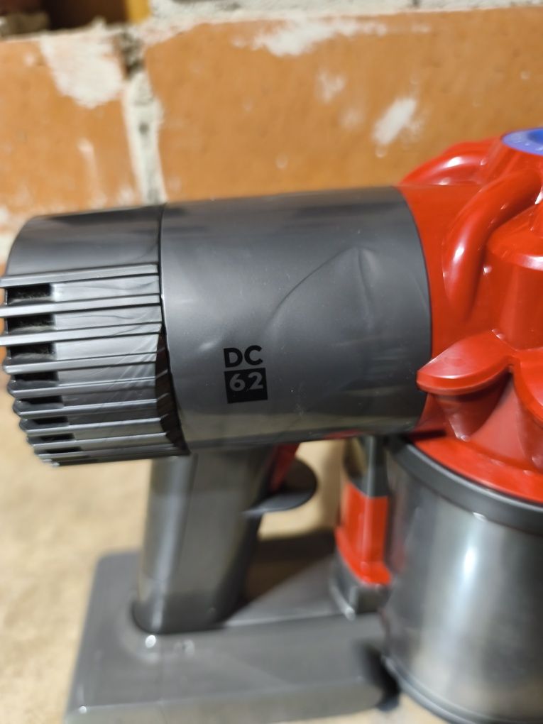Odkurzacz pionowy Dyson V6 model DC62