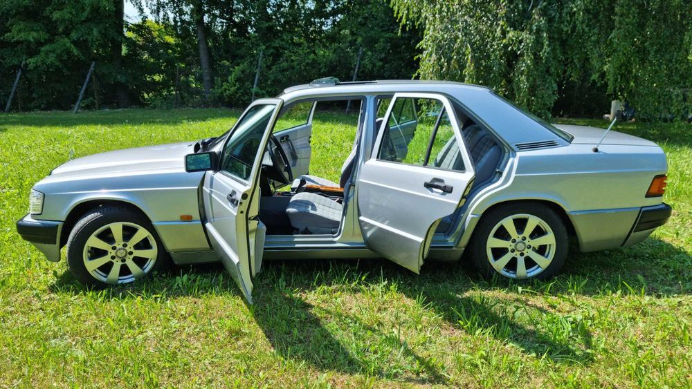 Mercedes 190E W201 - dobry stan, w pełni sprawy