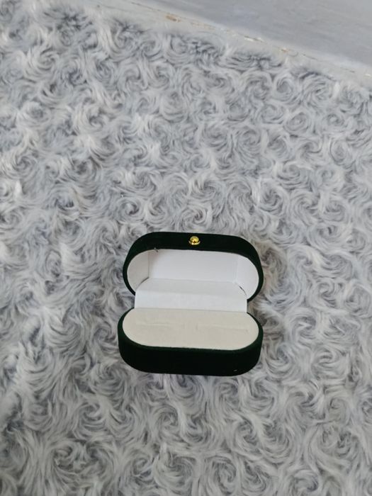 Zielone pudełko na obrączki