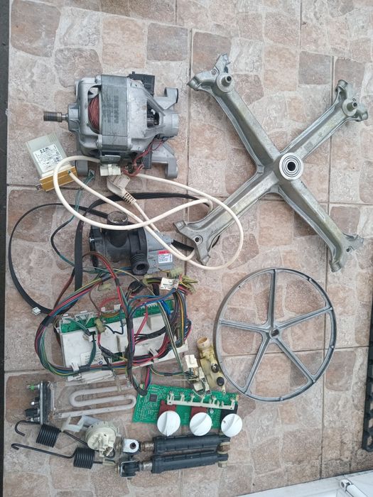 Indesit запчастини