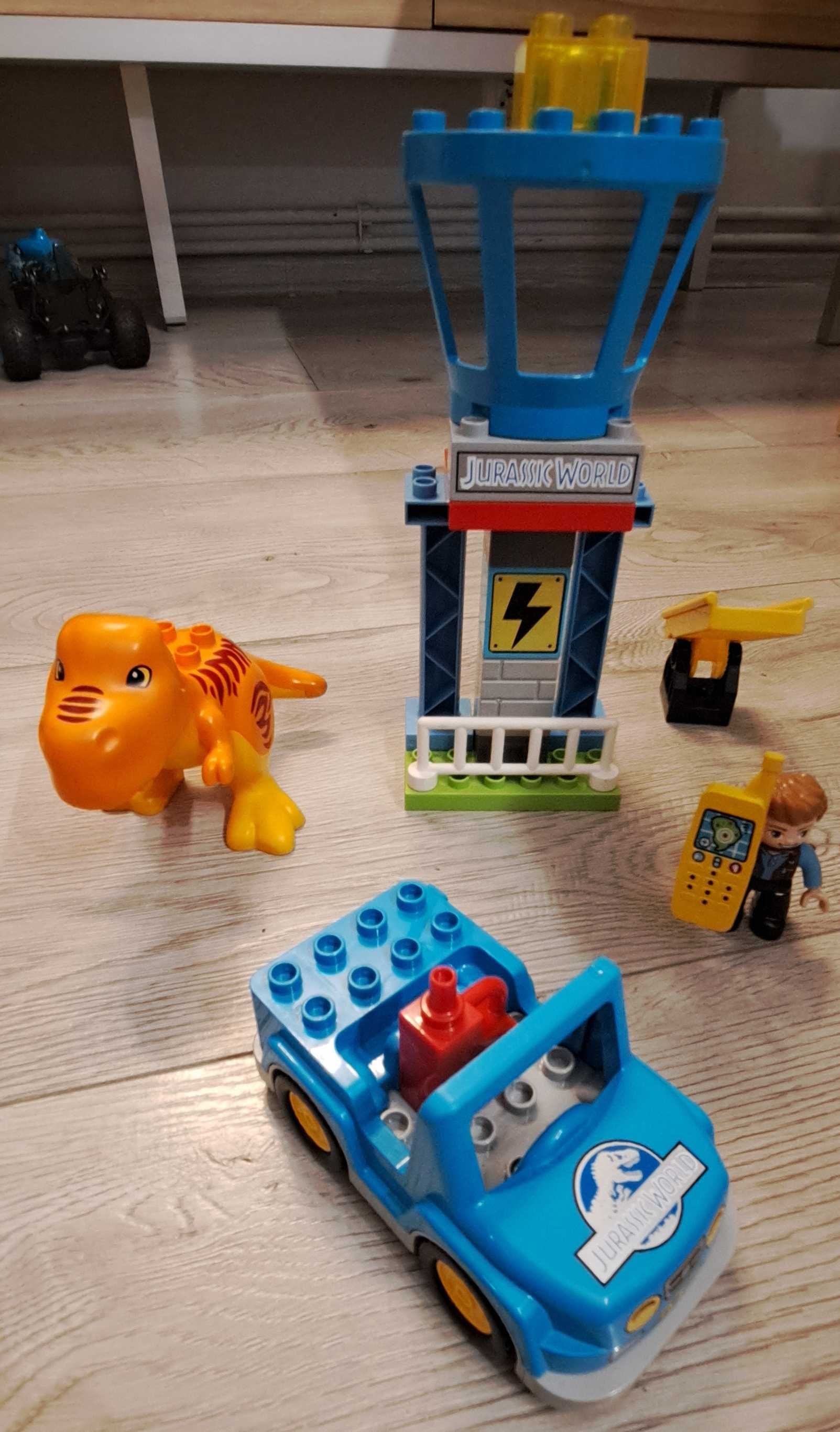 Klocki Duplo Wieża tyranozaura. 10880