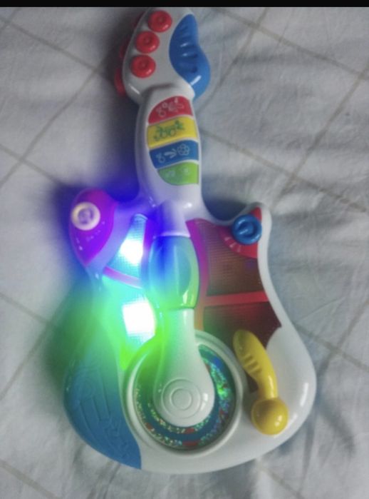Guitarra musical criança