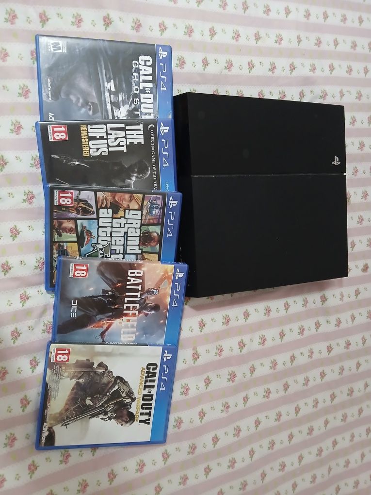 Ps4 com 5 jogos incluídos