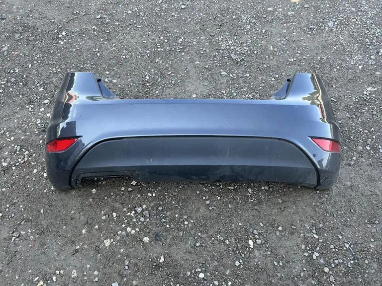 zderzak tył tylni Ford Fiesta Mk7 08r-13r