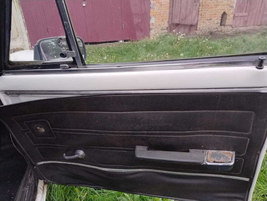 Автомобіль ВАЗ 2102