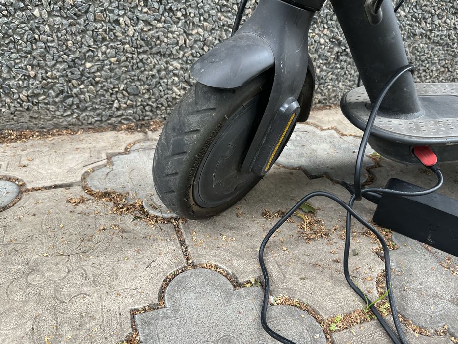 Электросамокат Xiaomi Mi Electric scooter 1s Black