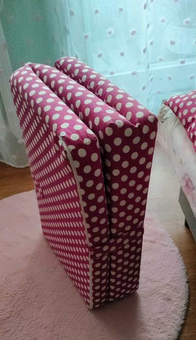 Materac dziecięcy, rozkładany z poduszką. łóżko,dostawka, sofa.