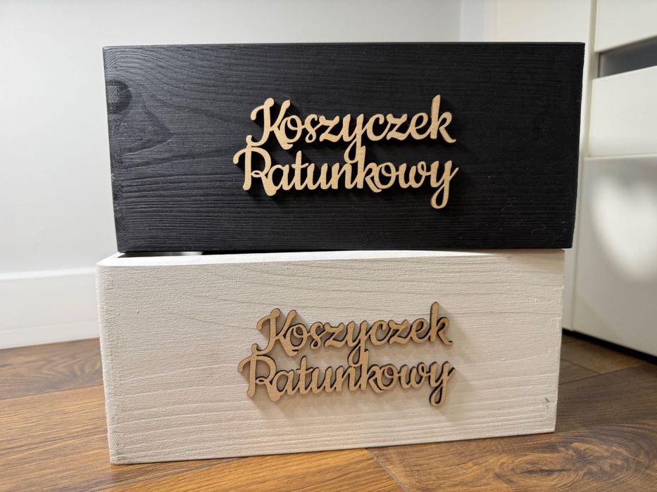 Koszyczki ratunkowe/Tabliczki słodki, wiejski stół/Wesele.