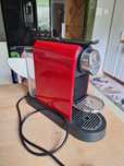 Express Krups Typ XN7006 na kapsułki nespresso. Stojak z kapsułkami