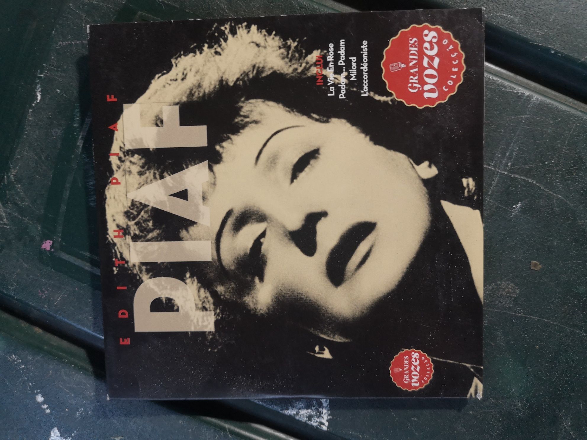 Vendo exemplar musica de Edith Piaf